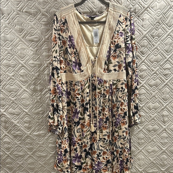 torrid Dresses & Skirts - NWT Torrid Floral Lace Gauze Boho Dress Size 3X 22/24 Cream Purple Peasant Sleev